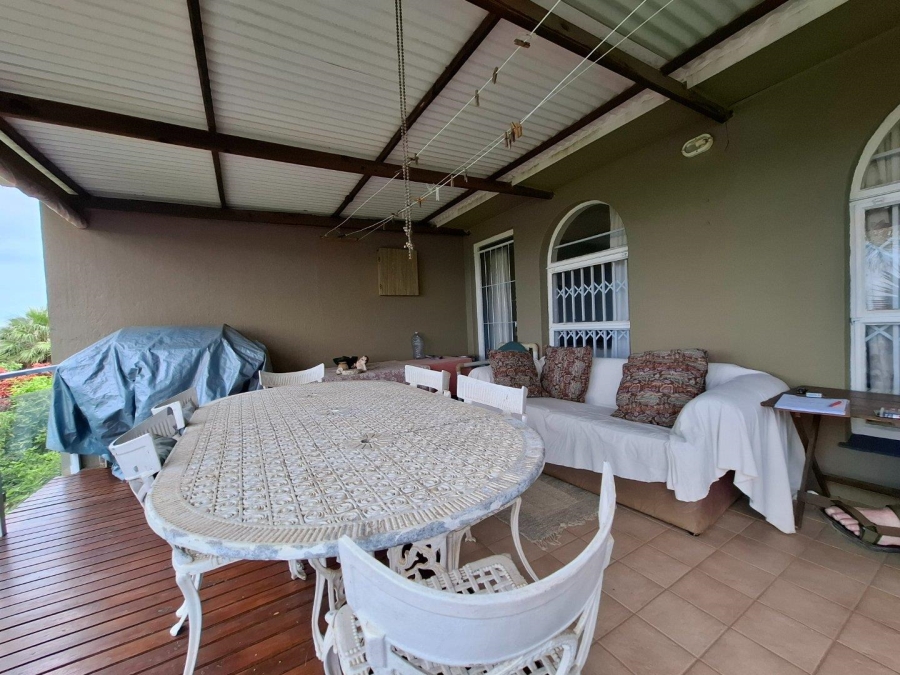 4 Bedroom Property for Sale in Wavecrest Eastern Cape